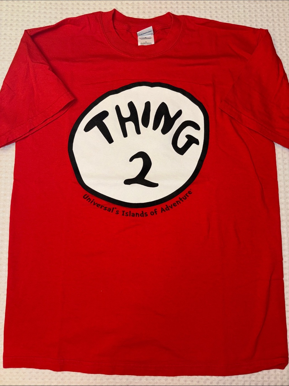 Universal Studios MEDIUM Red 'Thing 2' Women’s Mens Unisex Graphic Tee